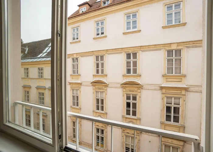 Central Living - Stephansdom Apartments
